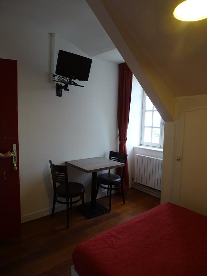 Hotel Restaurant Du Commerce La Gouesnière Quarto foto